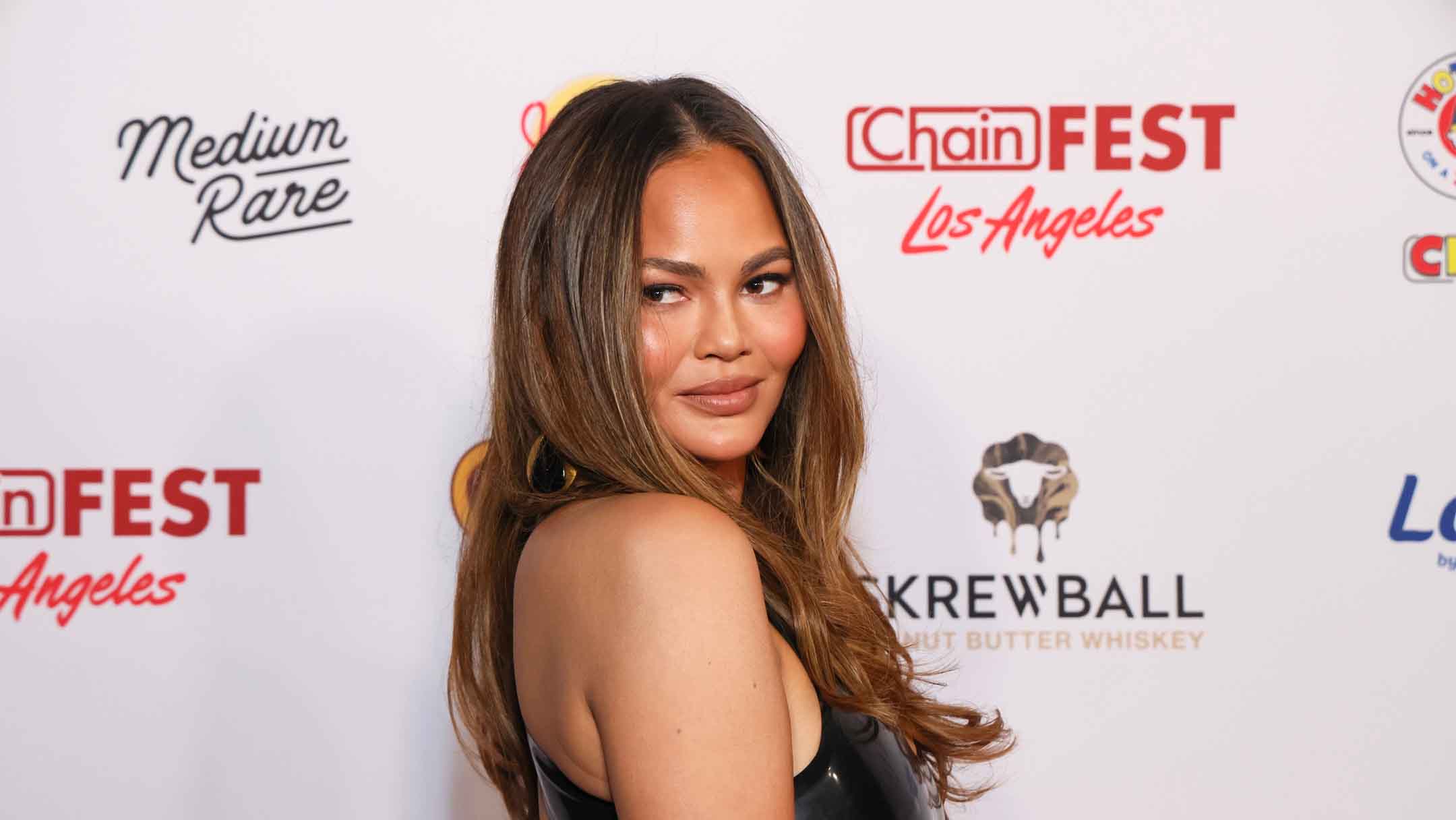 chrissy teigen | LeftardList.com